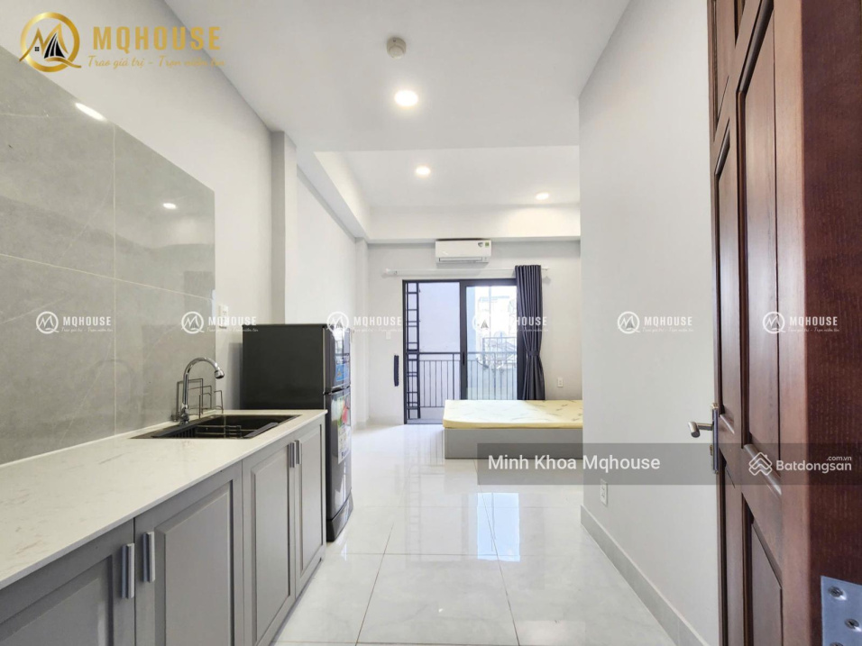 Modern Studio Apartment with Full Amenities