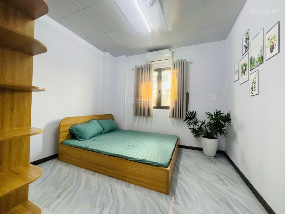 Modern 1-Bedroom Apartment with Elevator Access