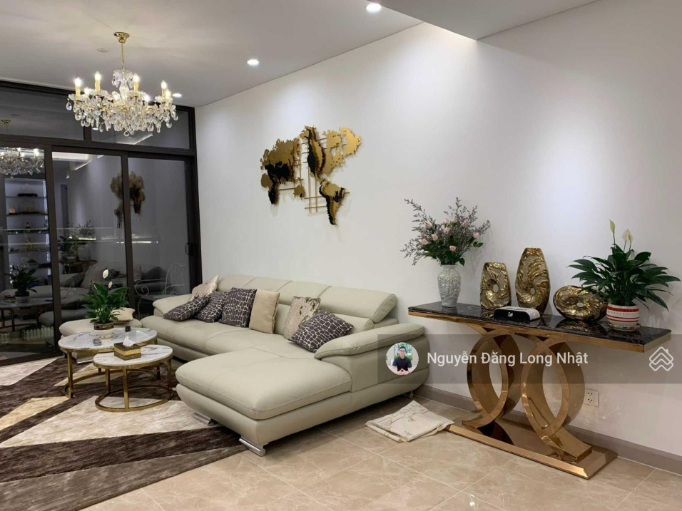 Luxurious 1-Bedroom Apartment with Designer Interior