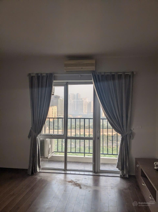 Spacious 156m² Corner Apartment with Park Views