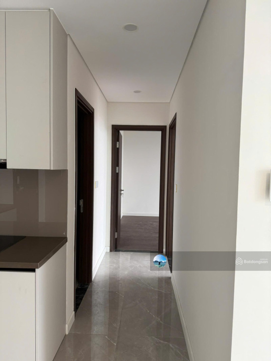 Sunshine Green Iconic 2-Bedroom Apartment with Panoramic City View