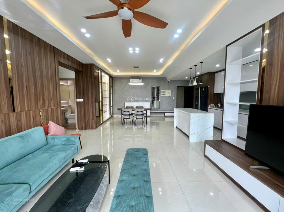 Luxury River View Apartment in Riverpark Premier