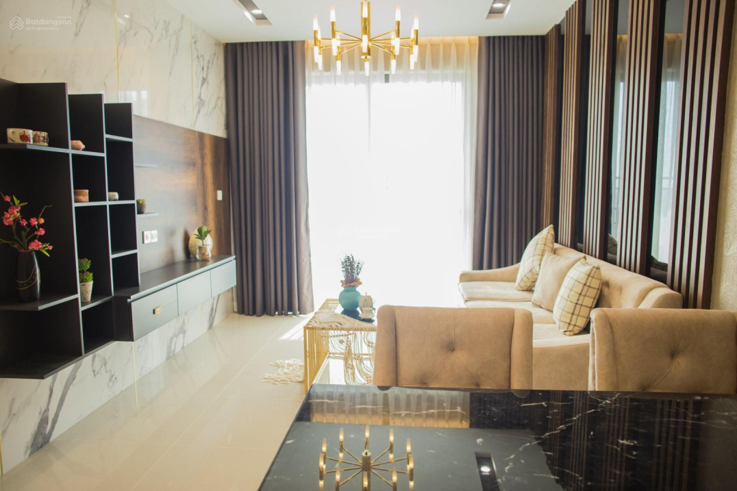 Modern 2-Bed Newton Apartment with Pool