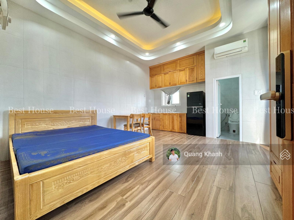 Modern Studio with Balcony Near Golf Course