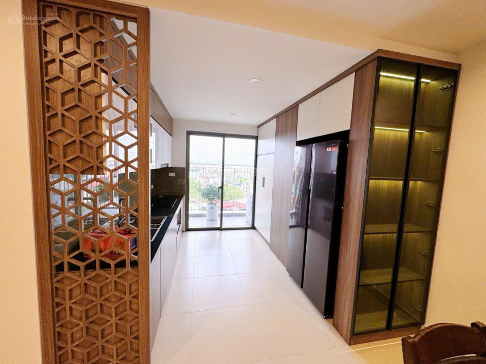 3-Bedroom Apartment with Modern Kitchen in Riverview