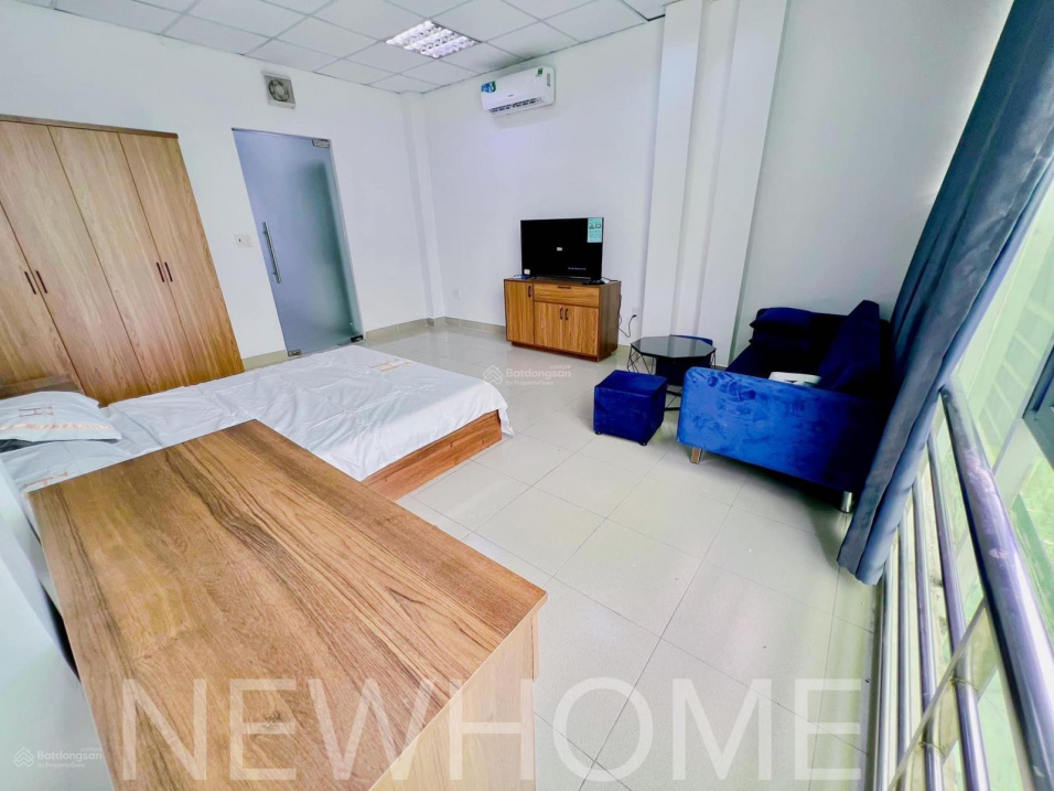 2 Bedroom Apartment with Balcony