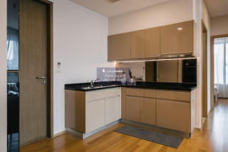 Luxurious 2-Bedroom Apartment near Emquartier and Phrom Phong BTS