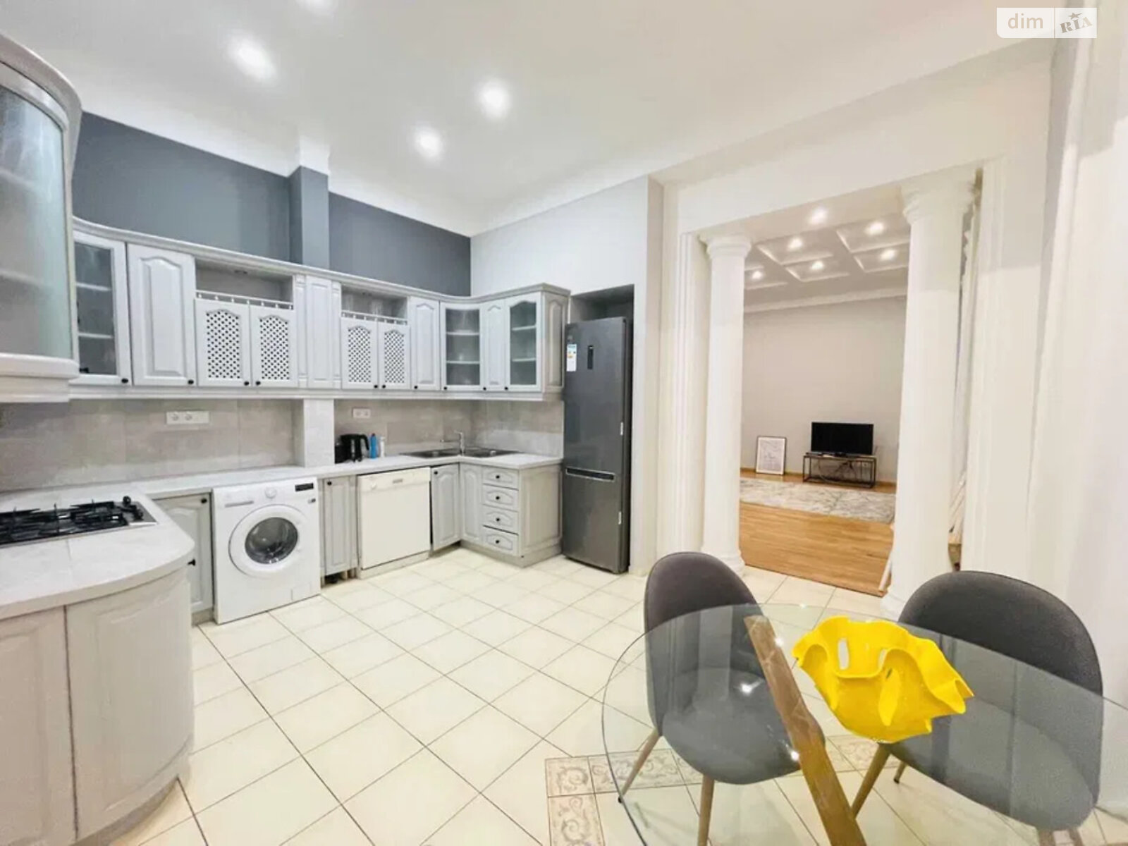 2-Room Apartment on Beresteysky Avenue, Fully Furnished