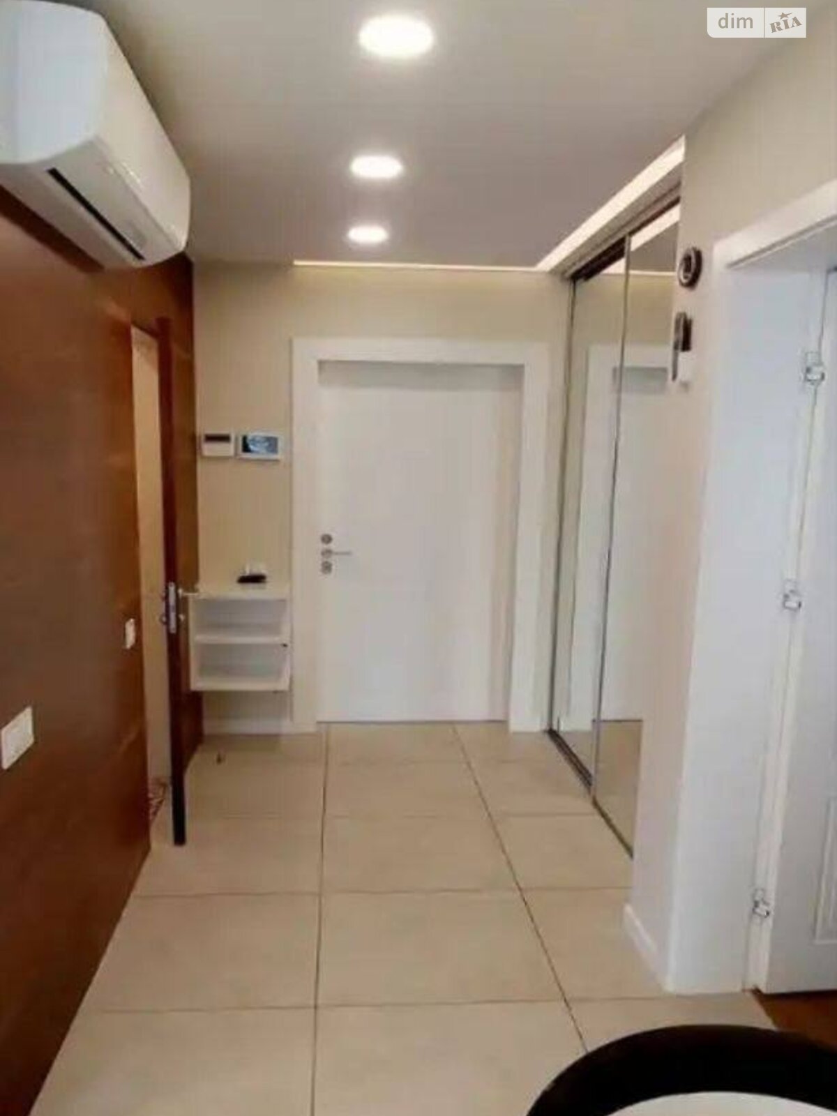 2-Room Apartment in Salut Complex, Premium Location