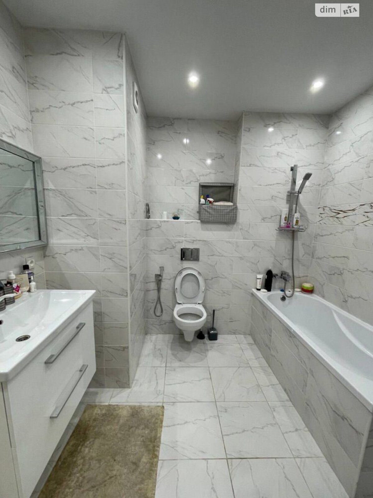 3-Room Apartment in Mironova Complex, Central District