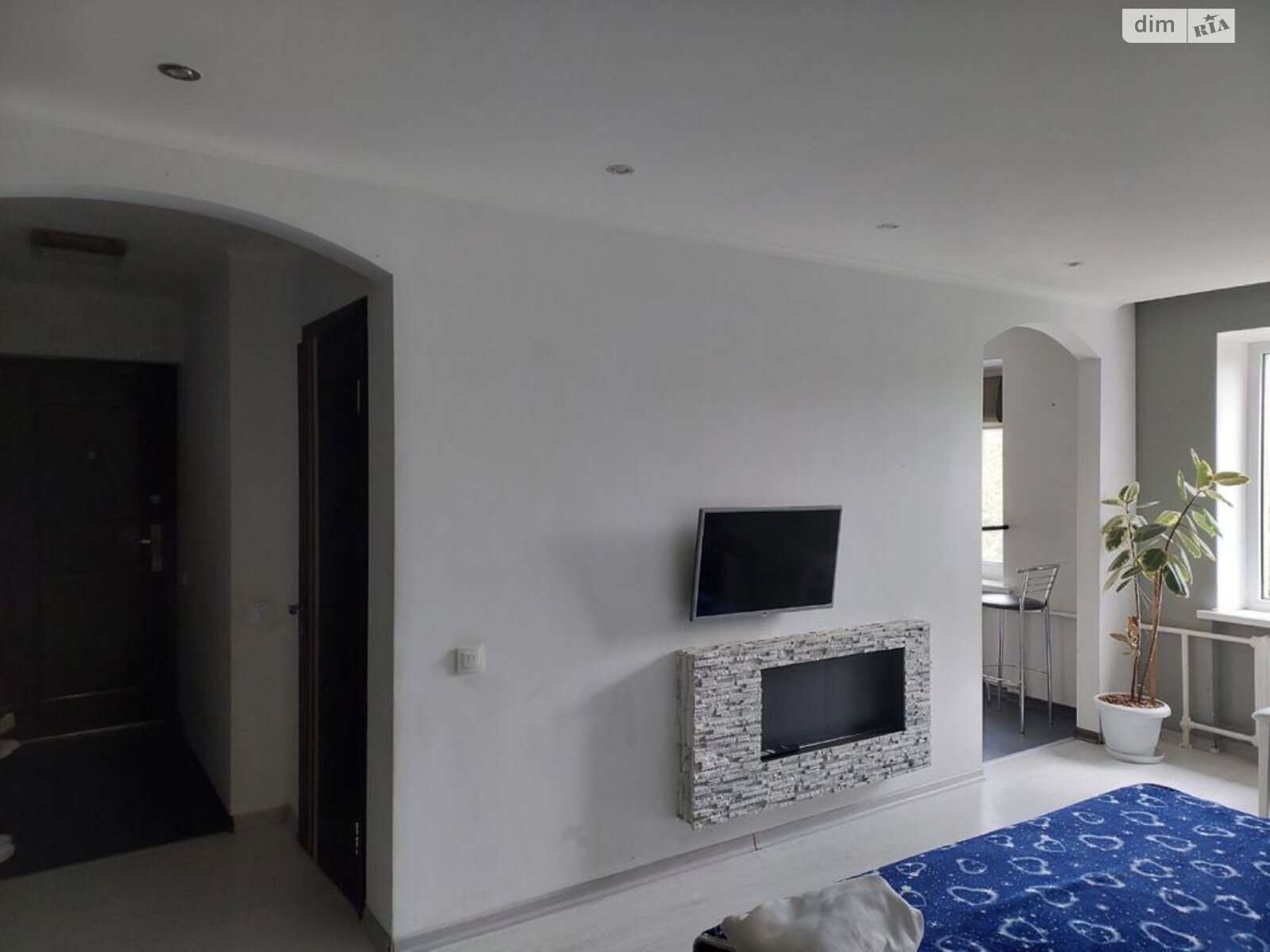 Long-term rental of a 3-room apartment on Almazna St.
