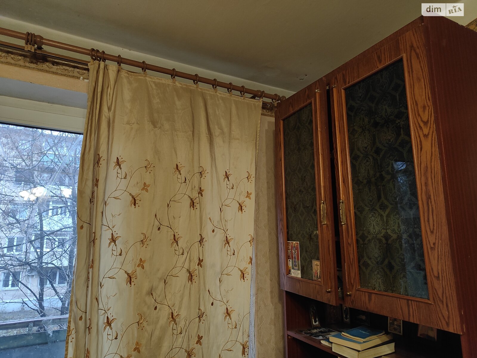 Two-room apartment near Armeyskaya metro, second floor