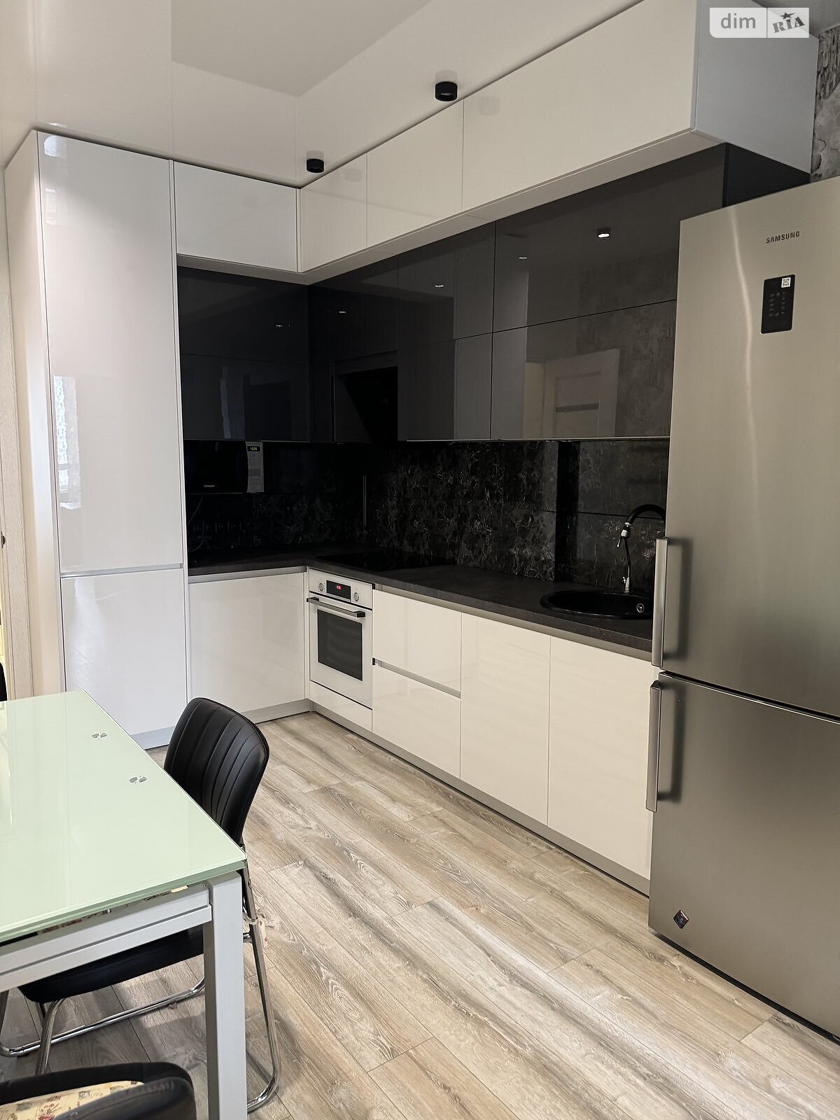3-Room Apartment in New Building on Tairova with Quality Renovation