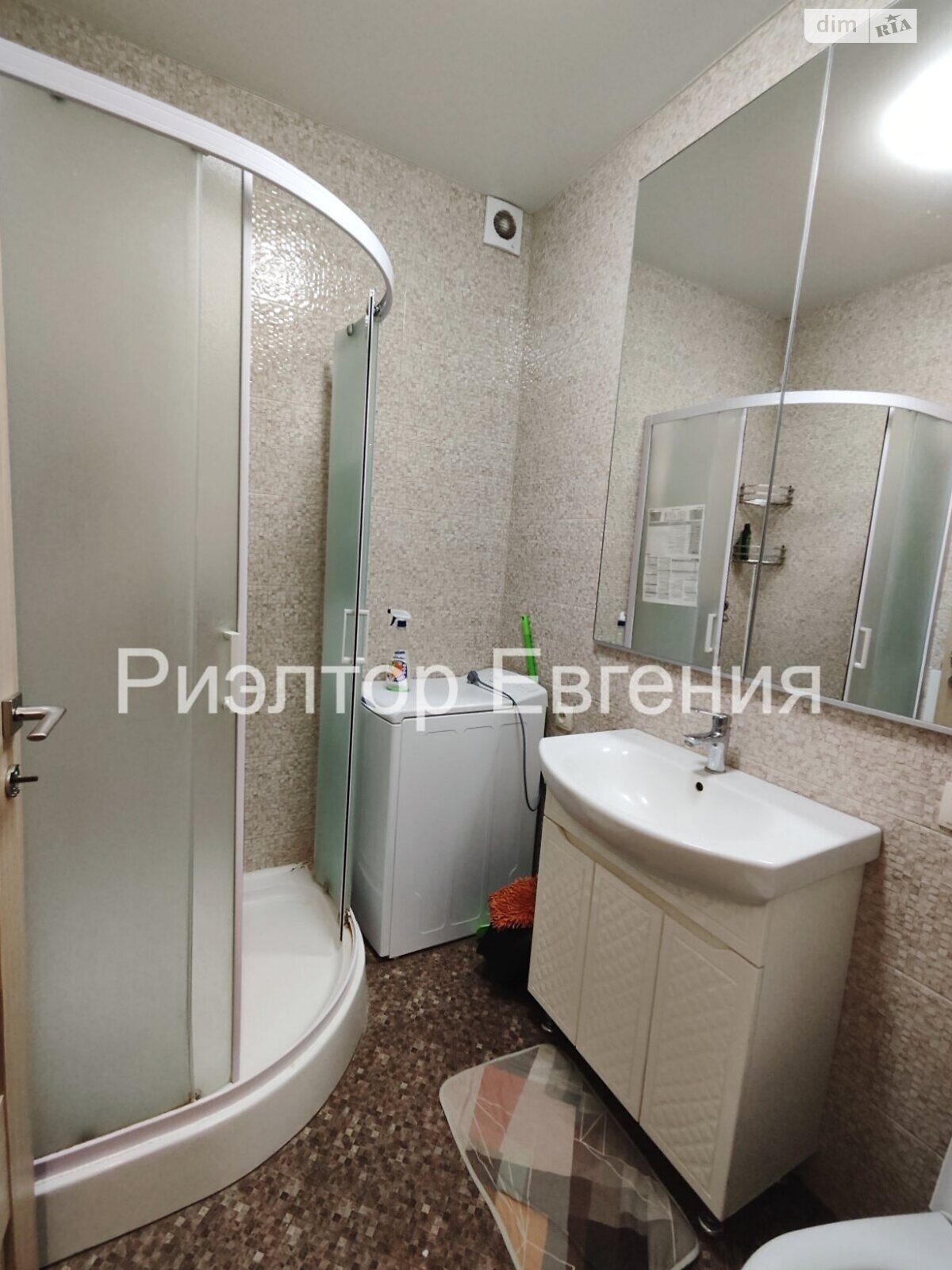 Орталықтағы 2 бөлмелі пәтер, Александровский даңғылы/Бунина