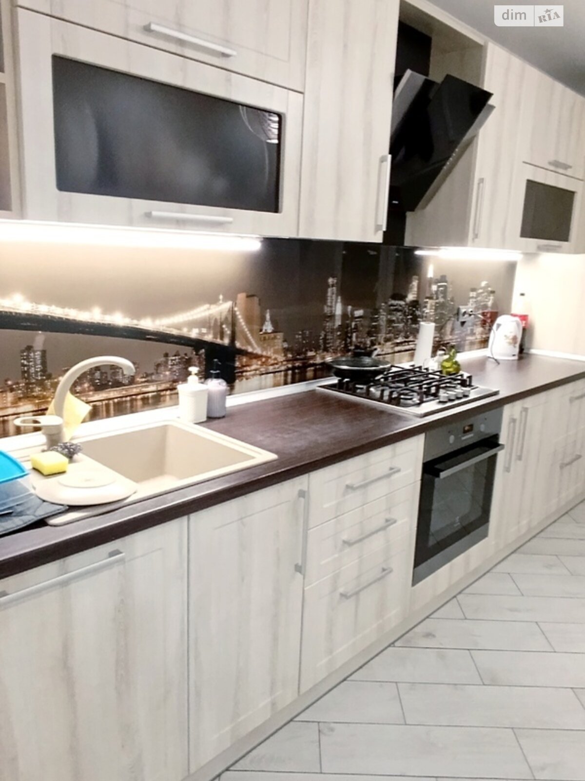 Spacious Modern Apartment in New Building with Comfort and Style