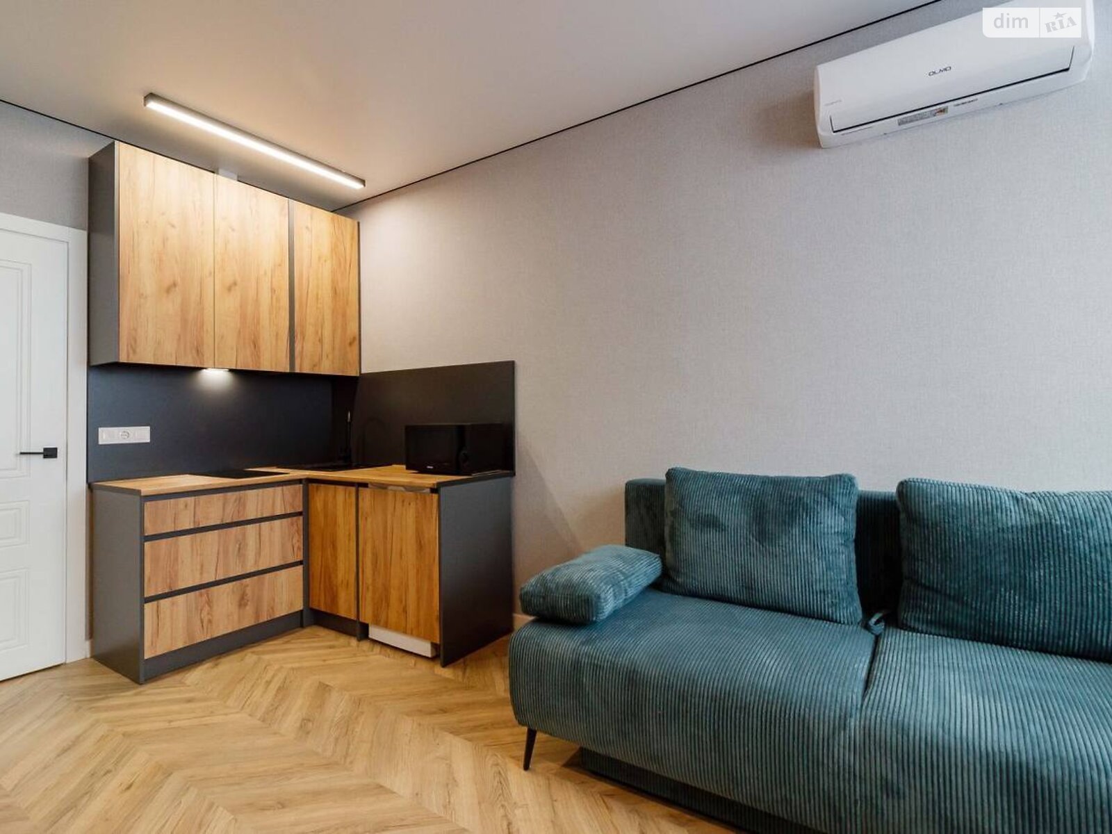 Smart Studio Apartment in OAKLAND Complex, Sevastopolskaya Square