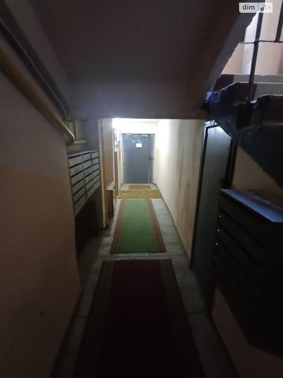 1-Bedroom Apartment on Peremohy Avenue, Ground Floor, Furnished