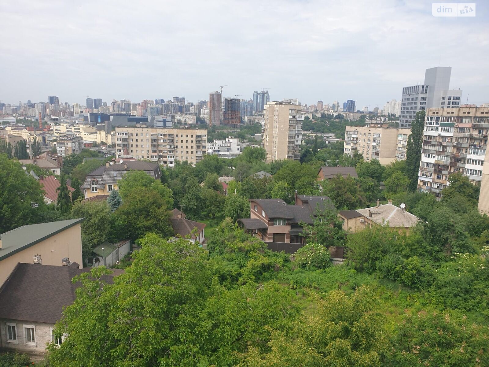 3-room apartment with Euro renovation near Demeyivska metro