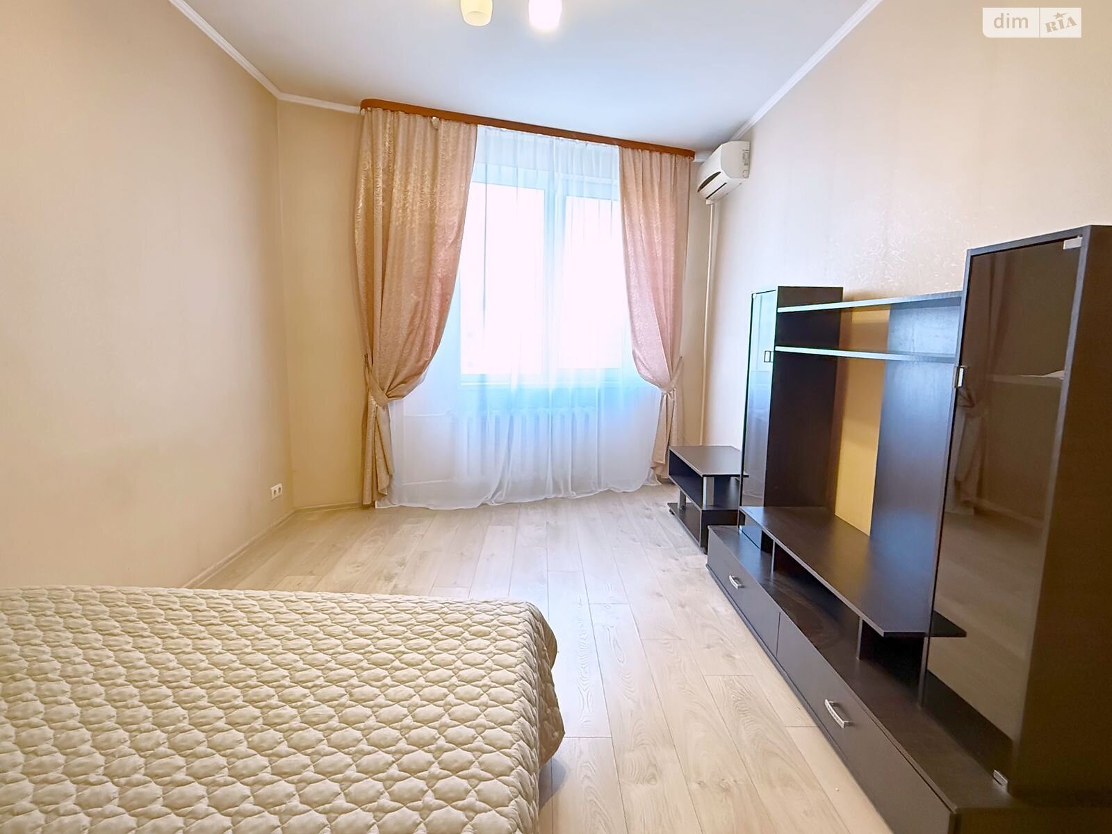 Cozy 1-Room Apartment on Akhmatova Street with Modern Amenities