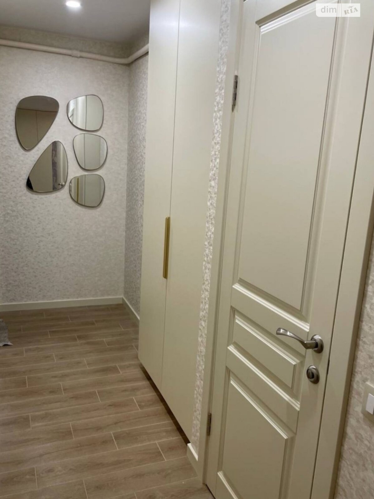 Renovated Studio Apartment near Chernigovskaya Metro