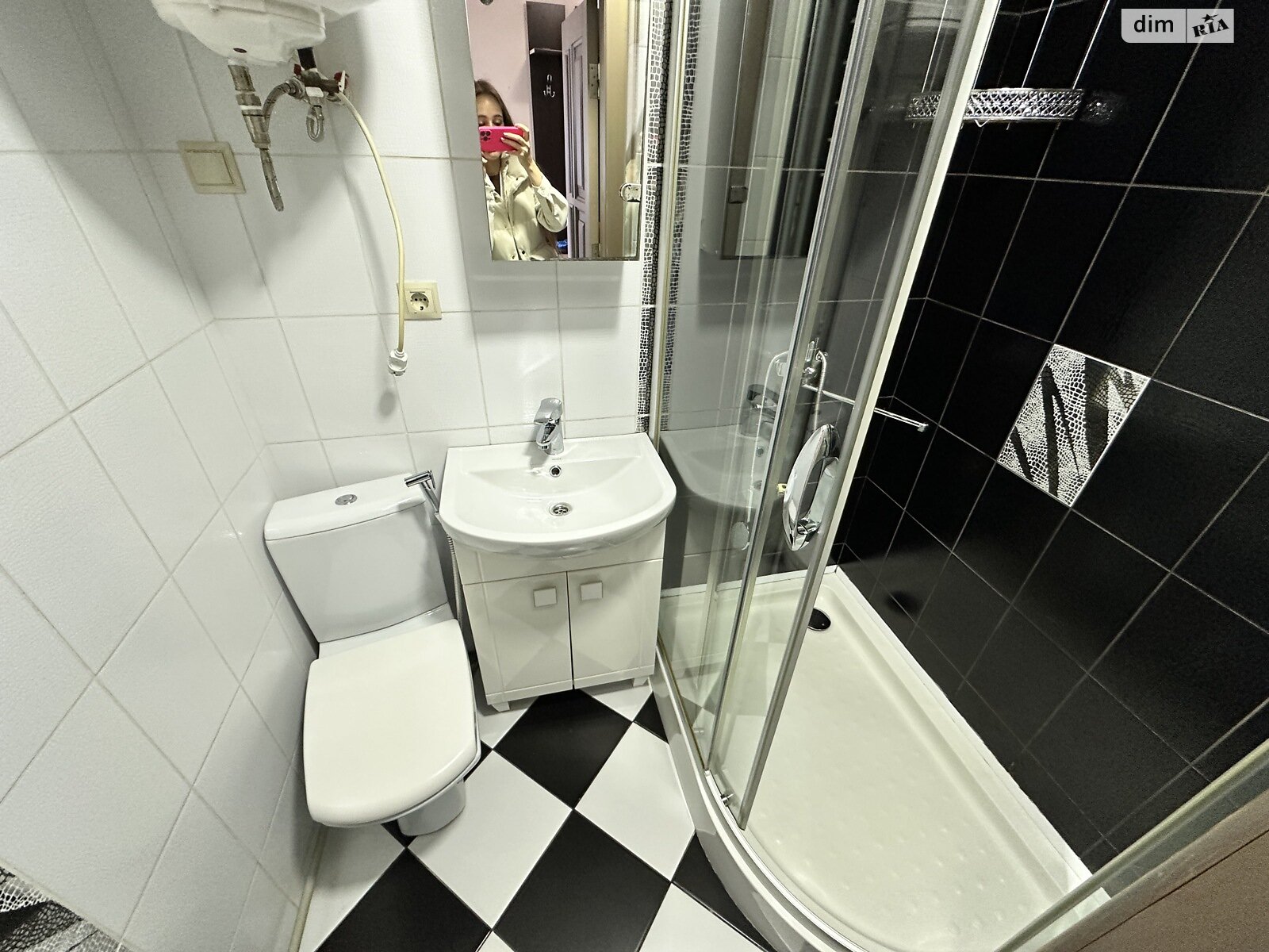 2-Room Apartment near Park, Suitable for Couple/Students