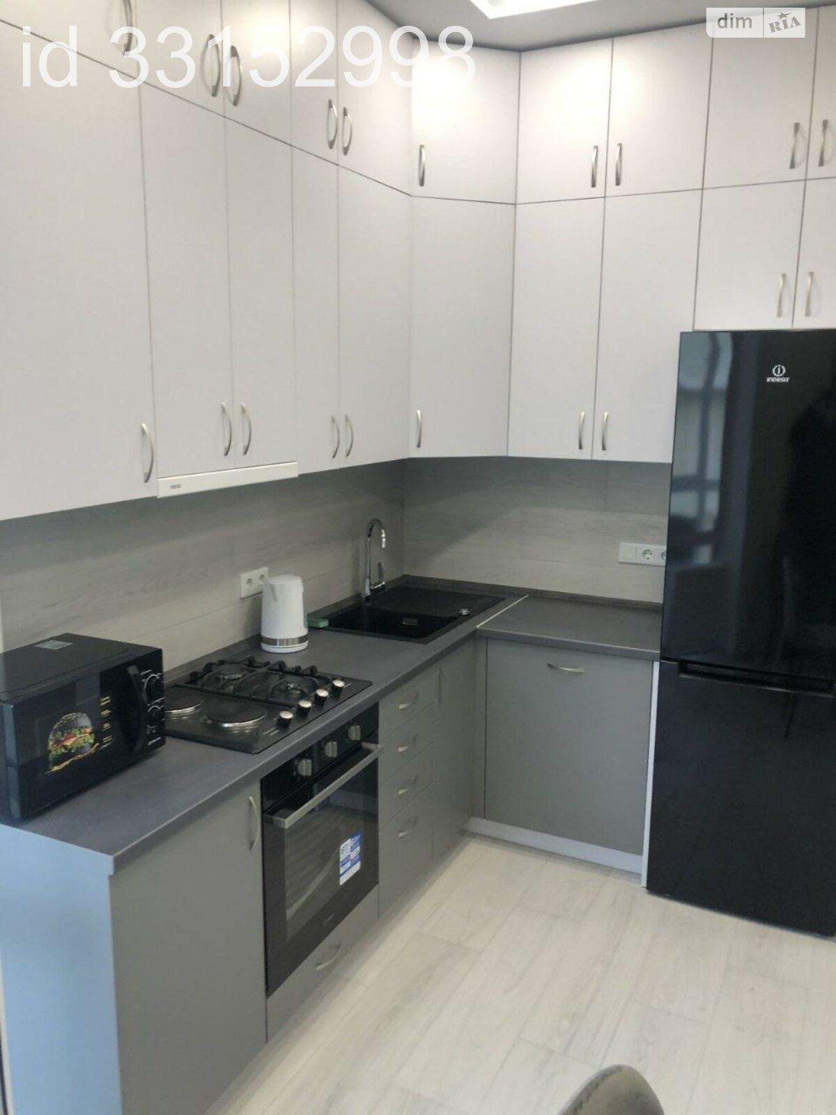 1-Bedroom Apartment in Mandarin Complex, Voloshkova Street