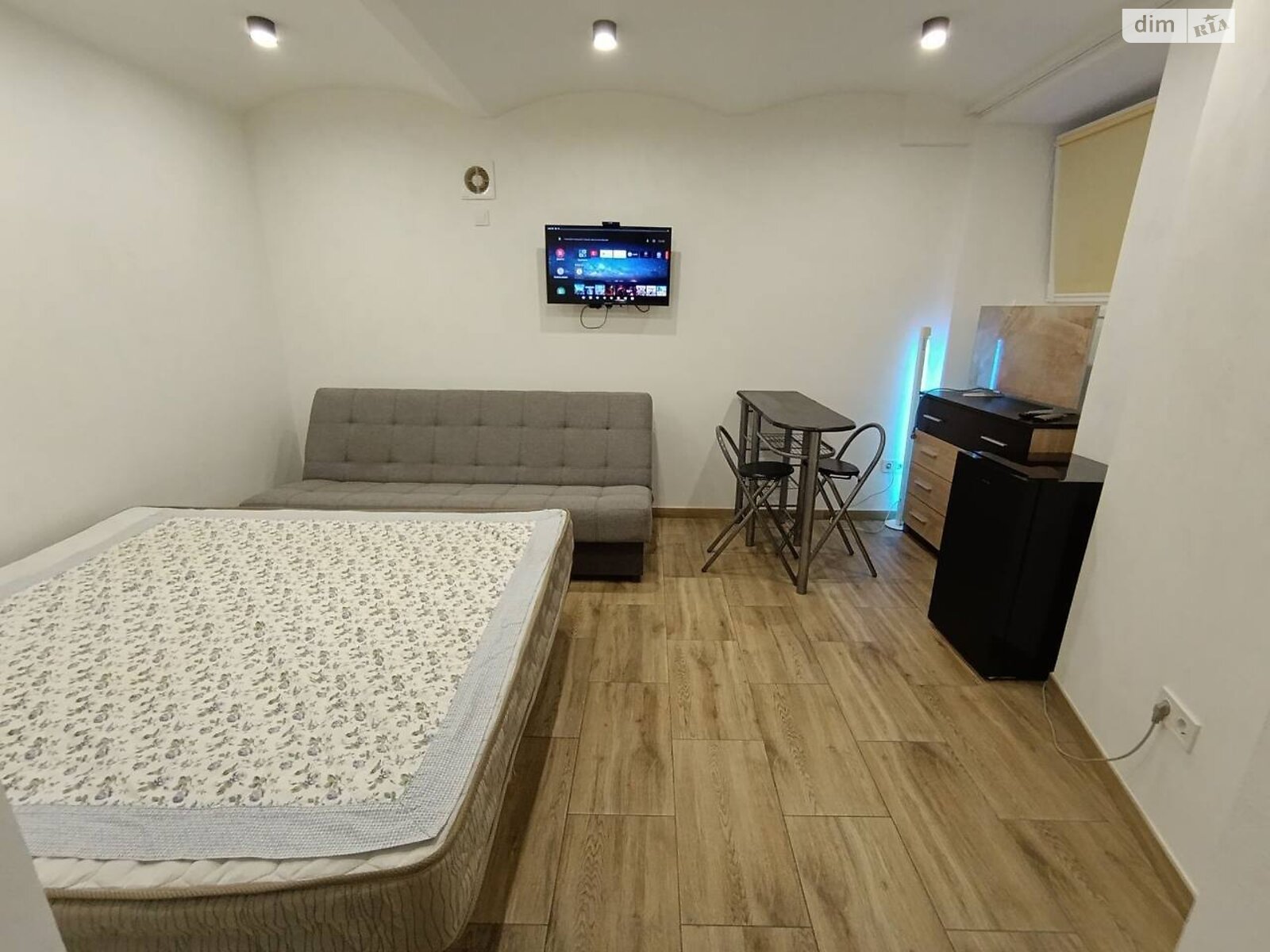 City Center Studio Apartment with Full Amenities