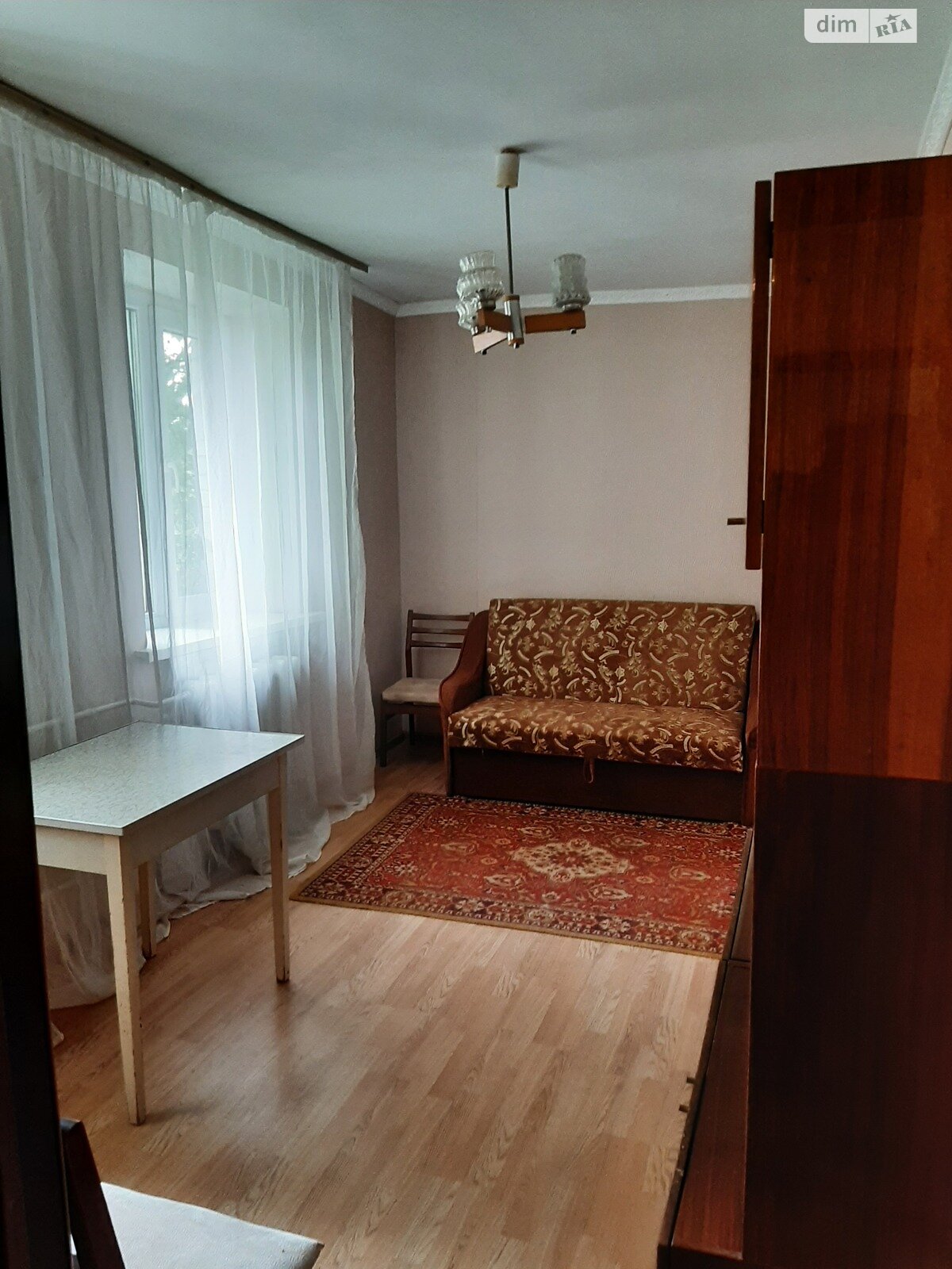 Apartment near park, fast tram, supermarkets, and school