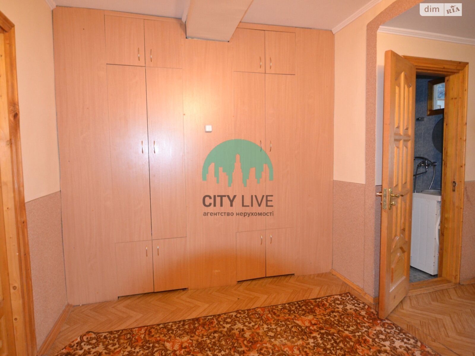 2-Room Apartment on Dovzhenko Street with Individual Heating