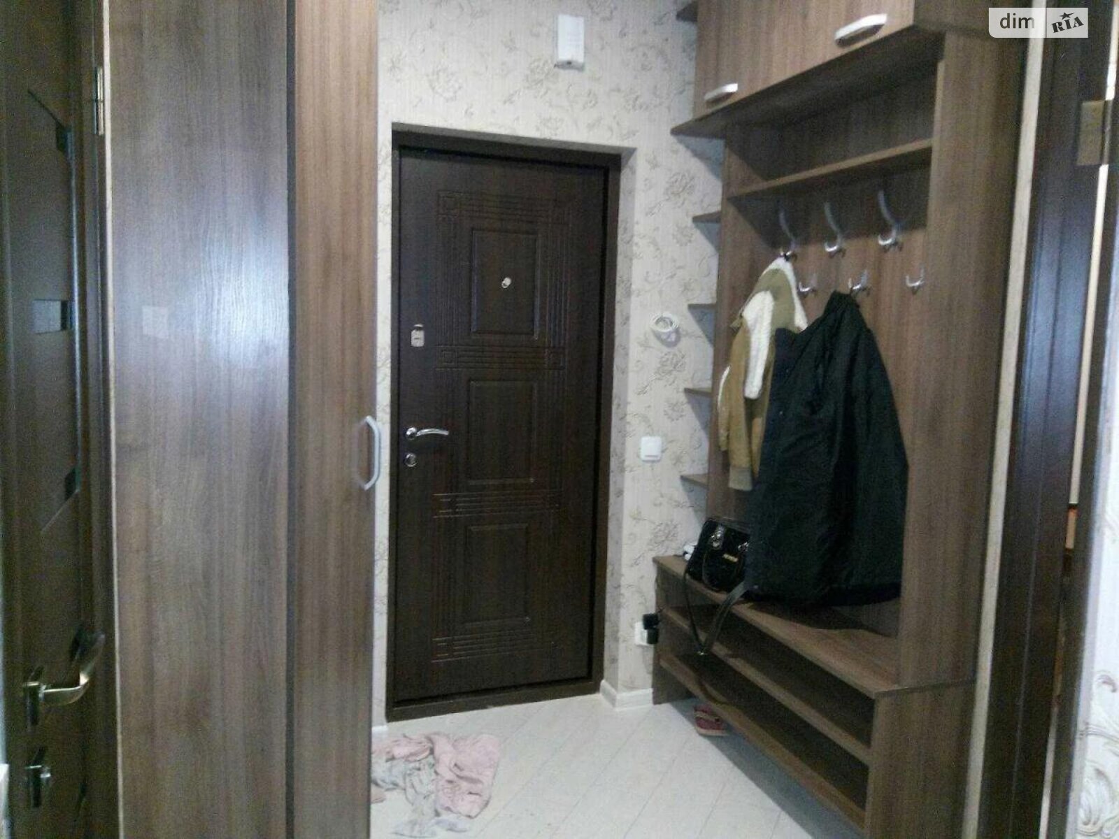 Spacious 1-Bedroom Apartment near Victoria Gardens