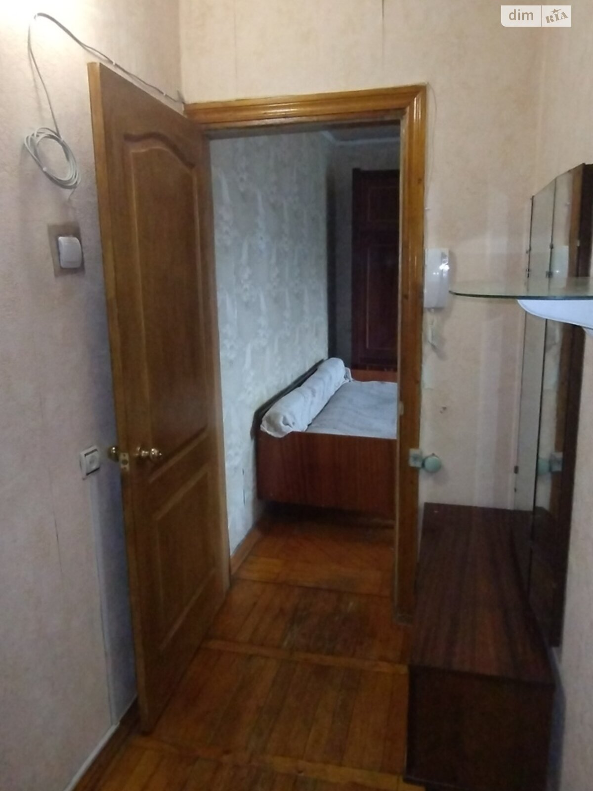 2-Room Apartment on Saltovka, 5th Floor, Separate Rooms, Balcony