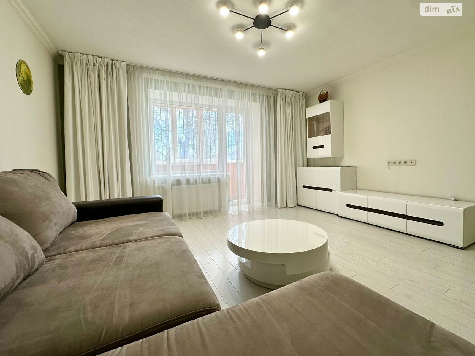 2-Room Apartment on Andriya Golovko Street, Well-Equipped Modern Space