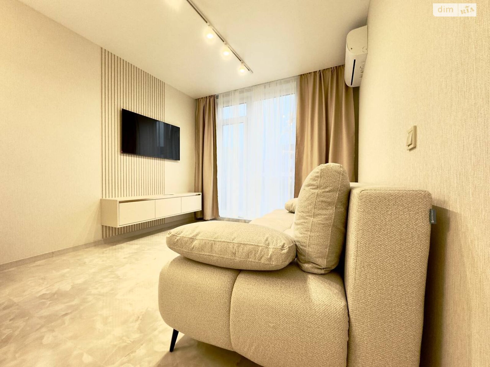 Premium 1-bedroom apartment in AVALON YARD residential complex