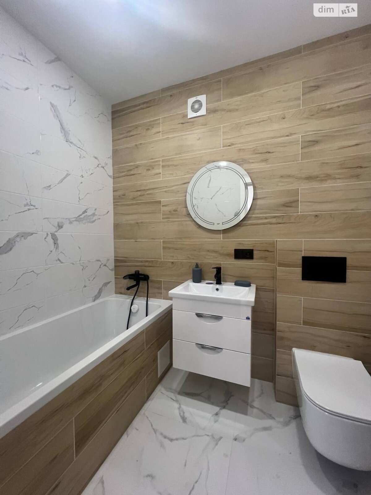 Spacious 2-Room Apartment in Kozatsky Complex with Mountain View