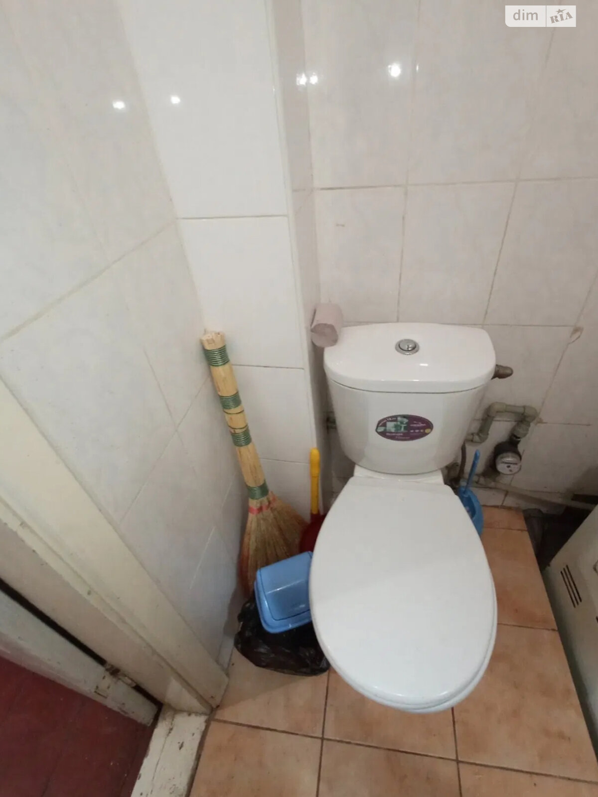 1-Room Apartment near Oboinyi Market, Borshchahivka