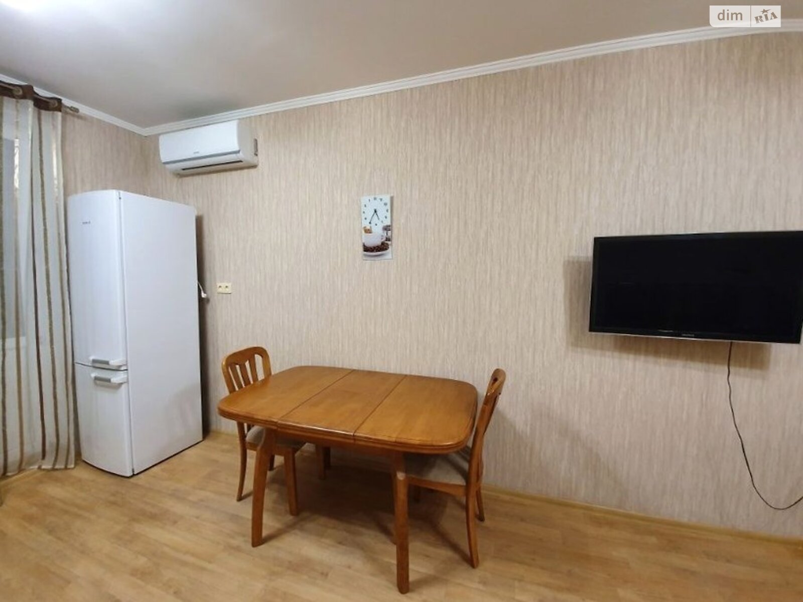 Family-Friendly Apartment with Designer Renovation and Modern Amenities
