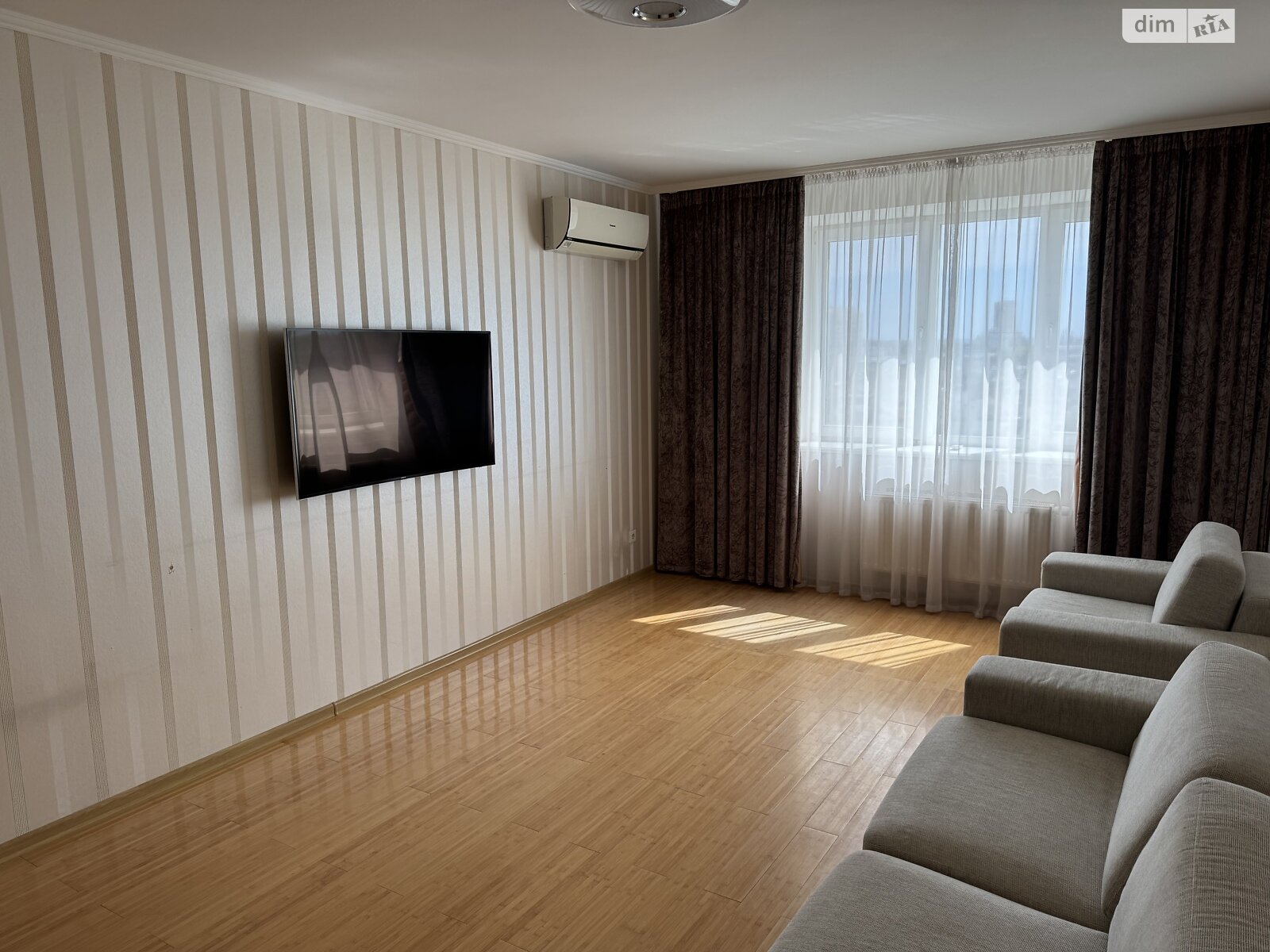 Apartment with Great View in Golosiyevo Complex, 21st Floor, Fully Furnished