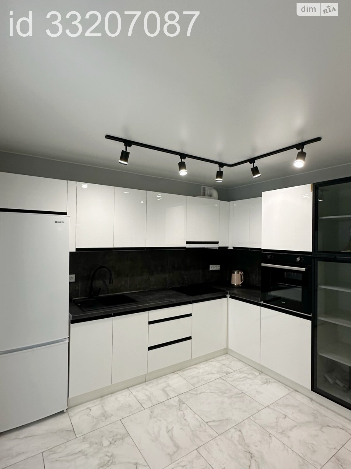 1-Room Apartment on Zalizhnychna Street (Schengen Complex)