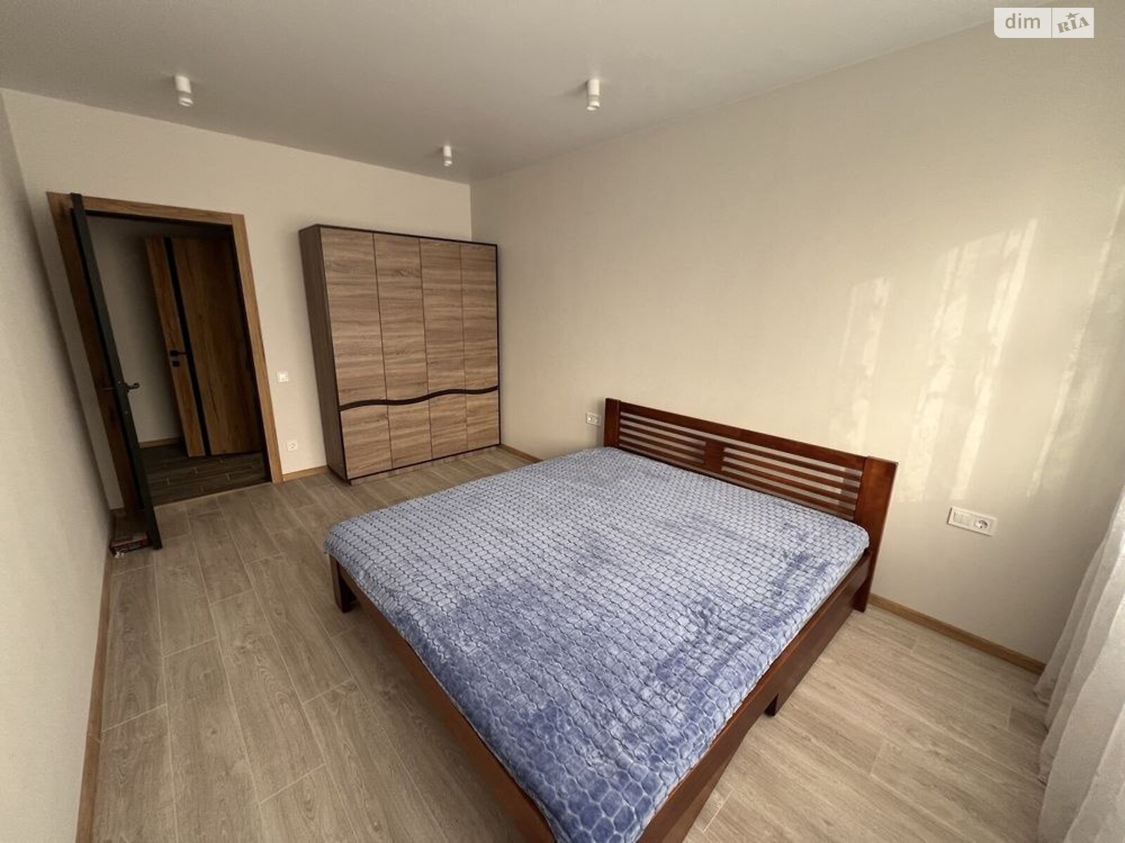 2-Room Apartment with Eurorepair on Ozernaya Street