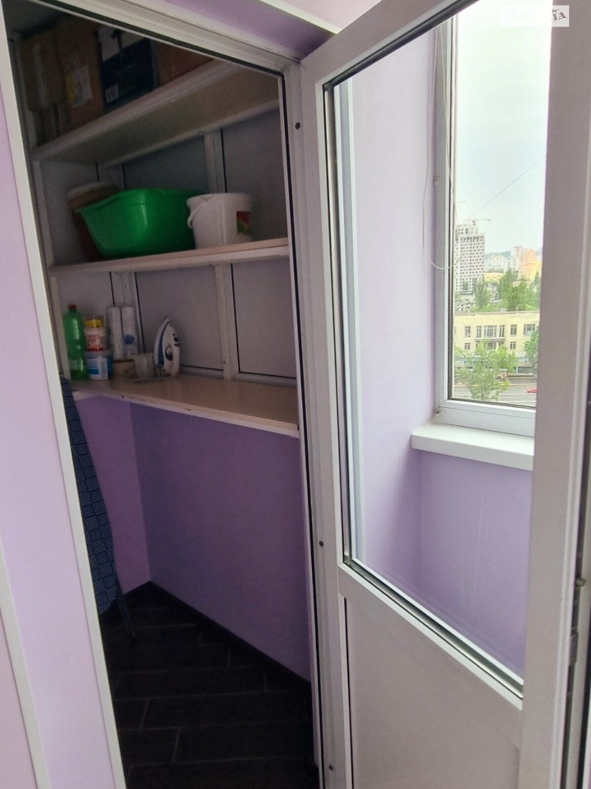 Spacious 1-bedroom apartment with panoramic city views