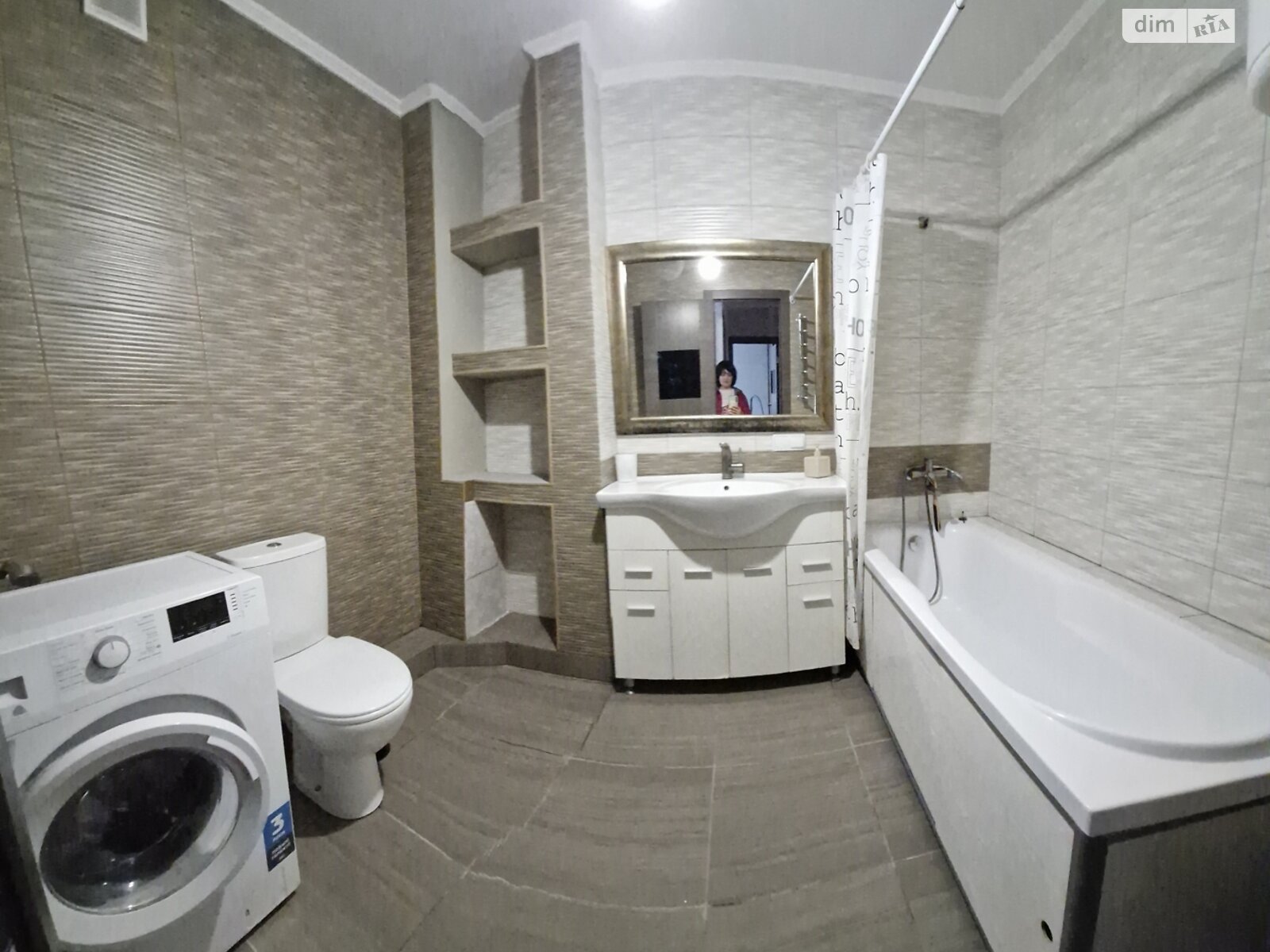 Cozy 2-room apartment in Santa Barbara area with good condition and modern amenities