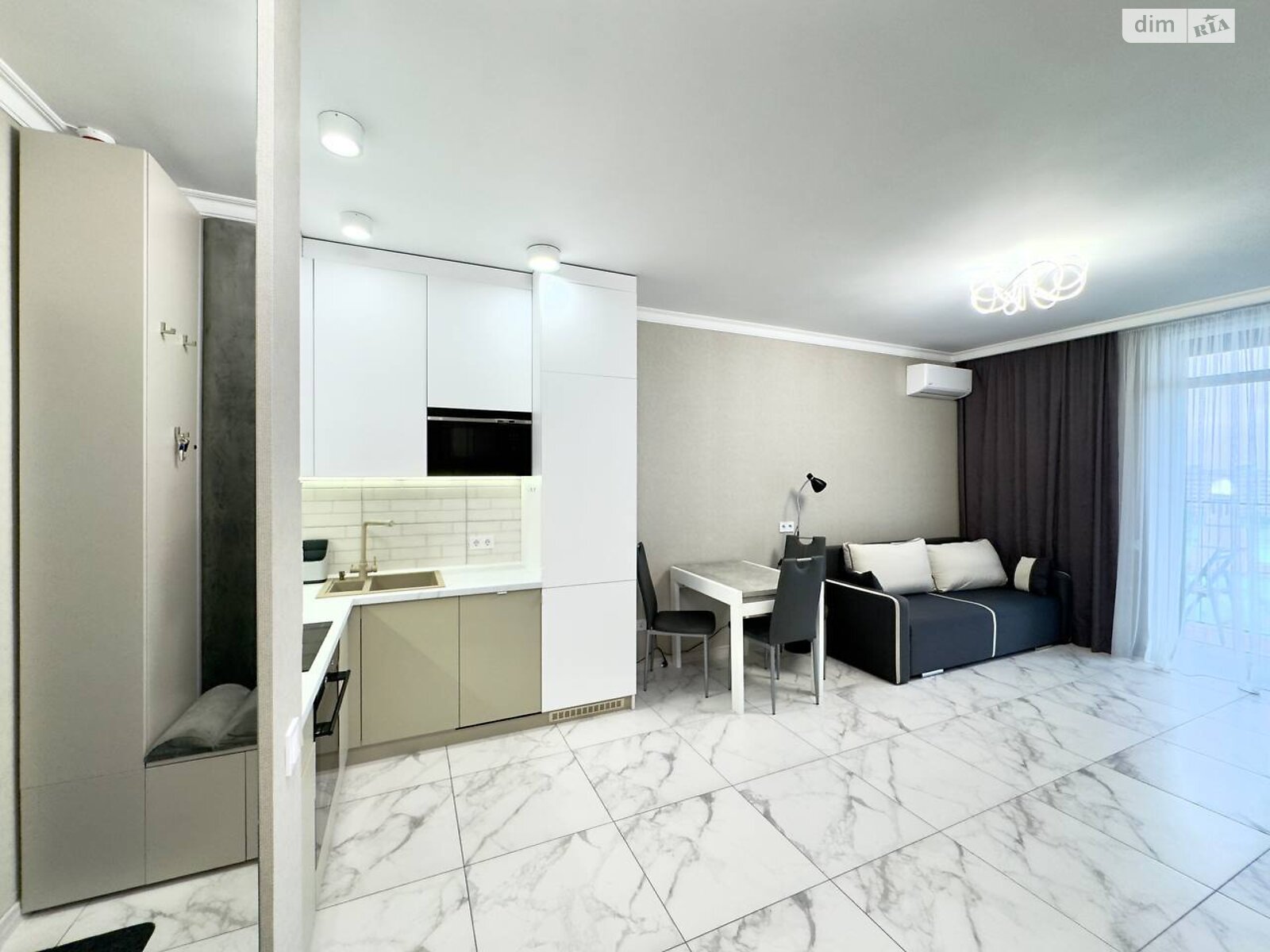 1-Bedroom Apartment in Avalon UP Complex with Balcony and City View