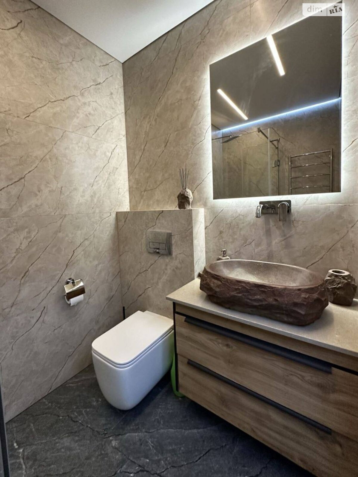2-Room Apartment in Happy Residential Complex, Dnipro