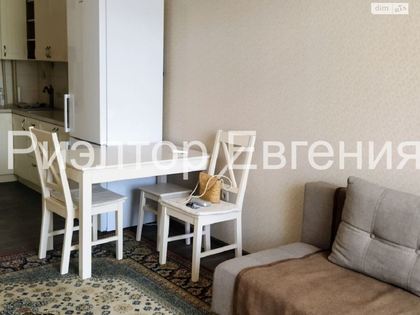 Center Studio with Kitchen and Bedroom, 40 sq m, Fully Equipped