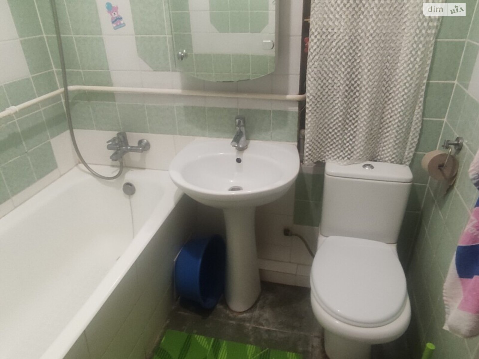 2-Room Apartment near Sevastopolska Square, Quiet Green Area
