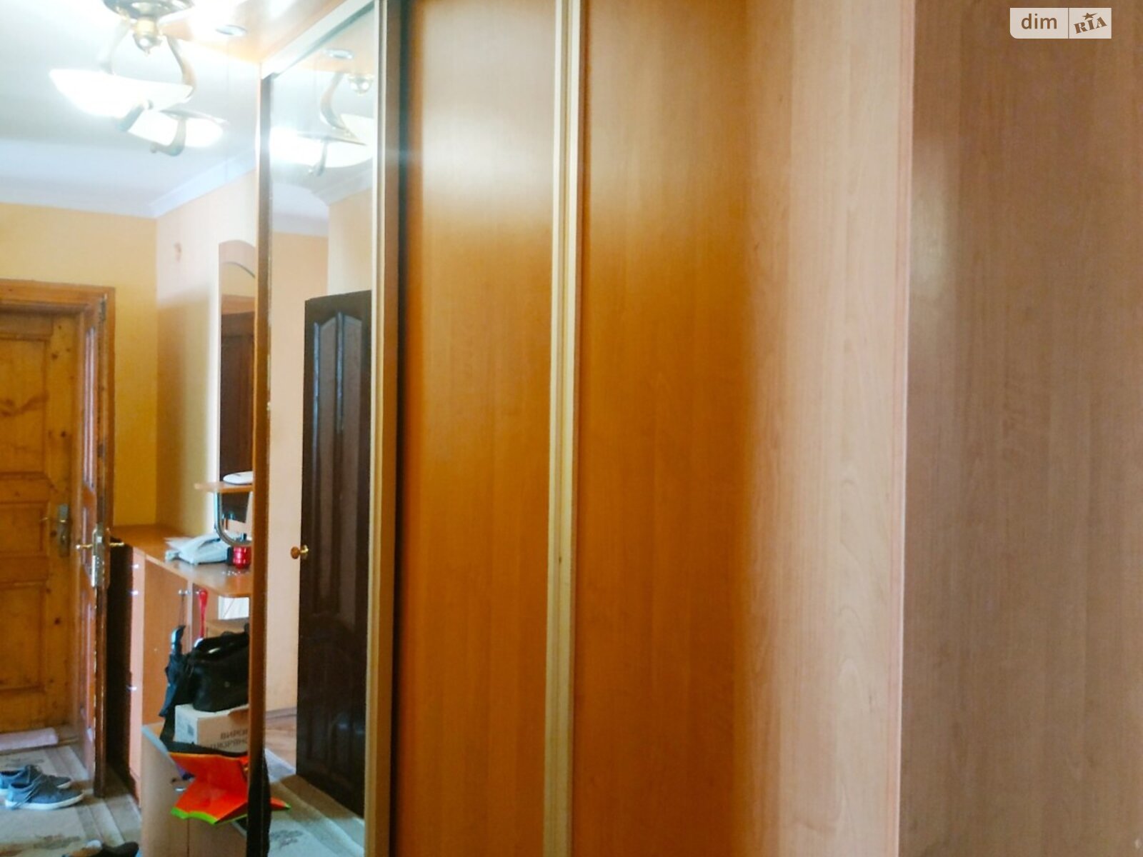 3-Room Apartment on Shyroka Street, Well-Equipped