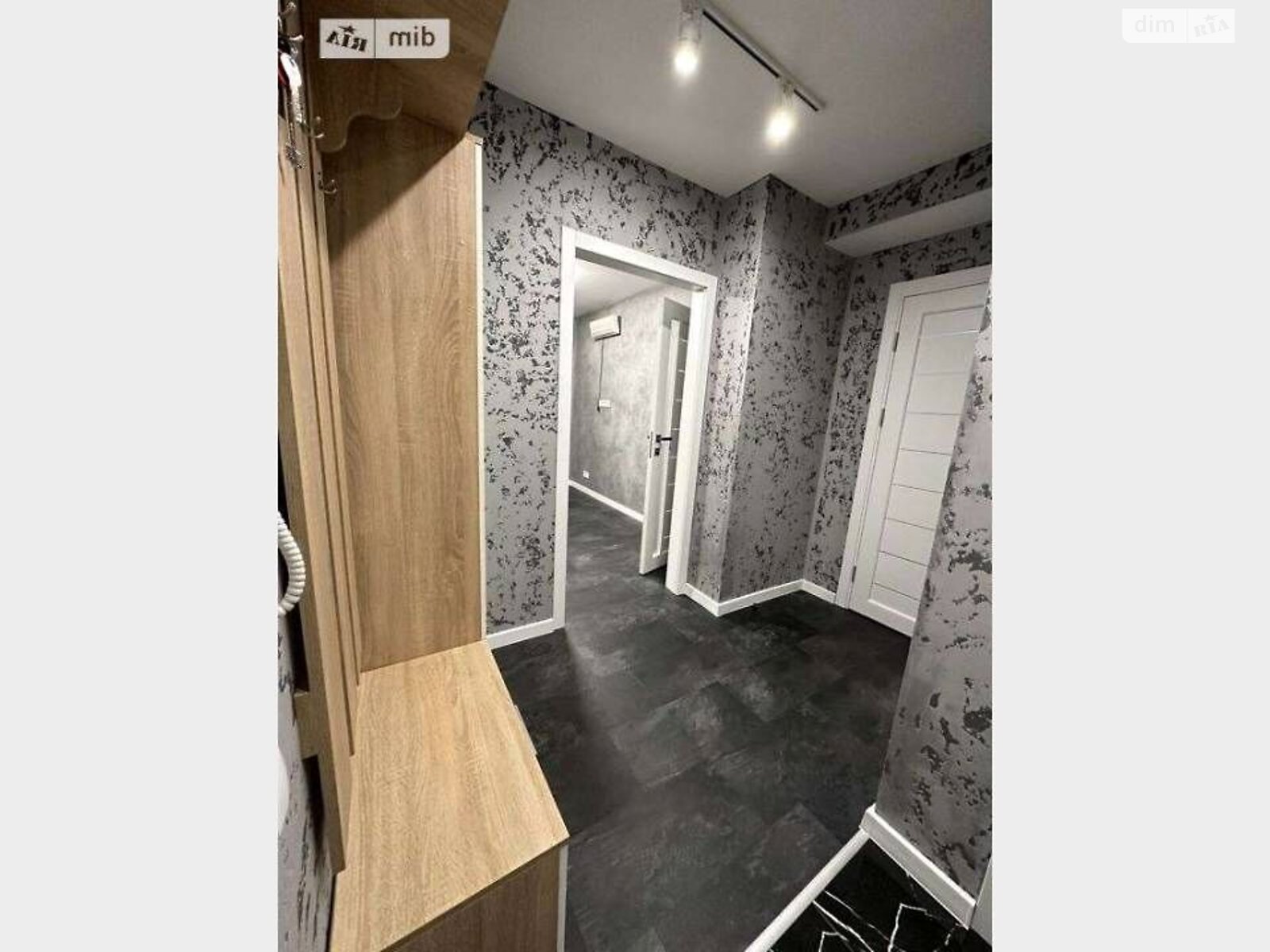 2-Room Apartment on Donetsk Highway, Newly Renovated, First Rental