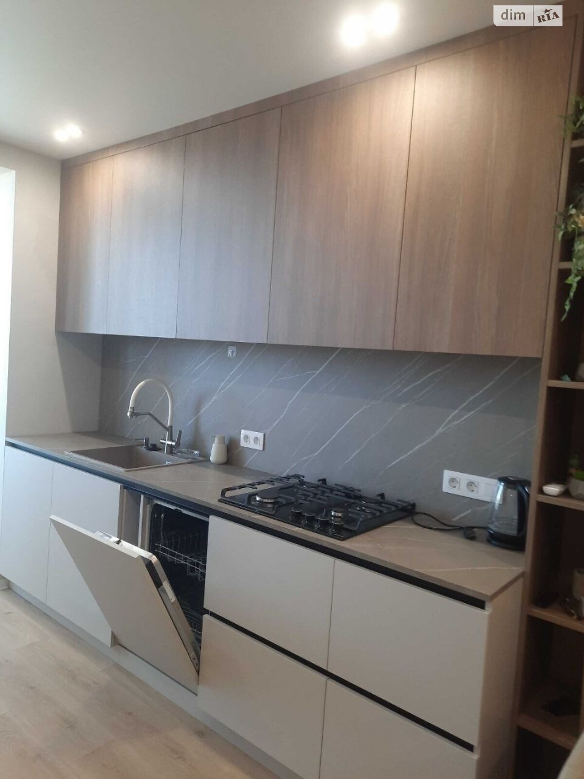Two-room apartment in Shchaslyvy-2 Complex with Designer Renovation