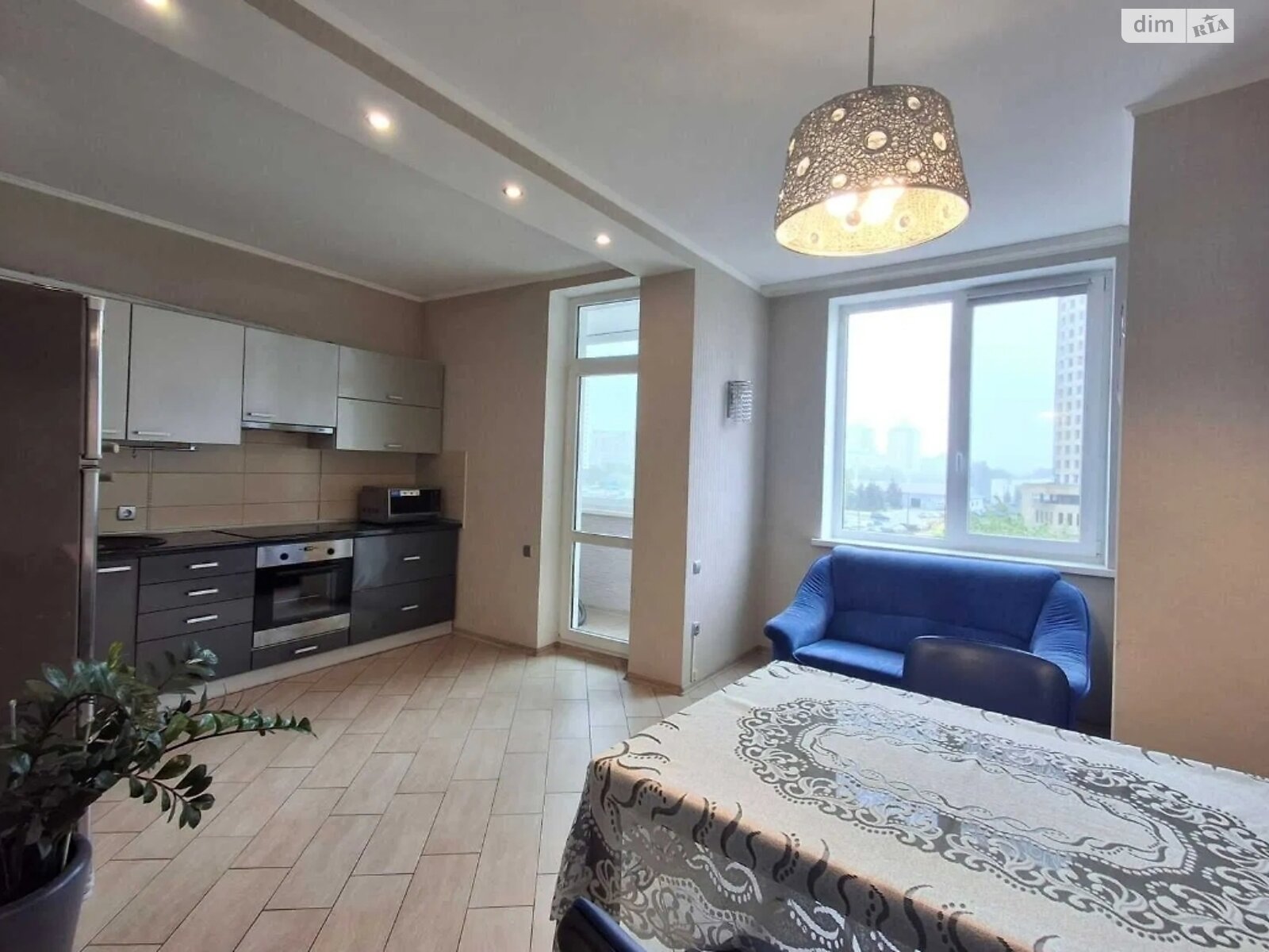 Spacious Apartment on Left Bank with Modern Amenities