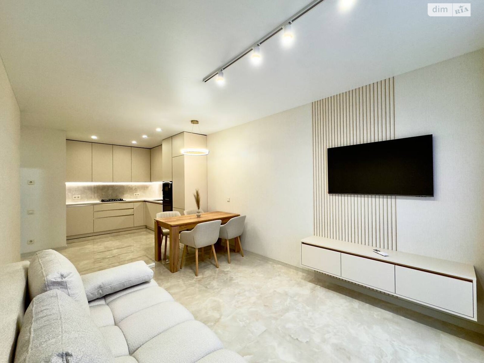 Premium 1-bedroom apartment in AVALON YARD residential complex